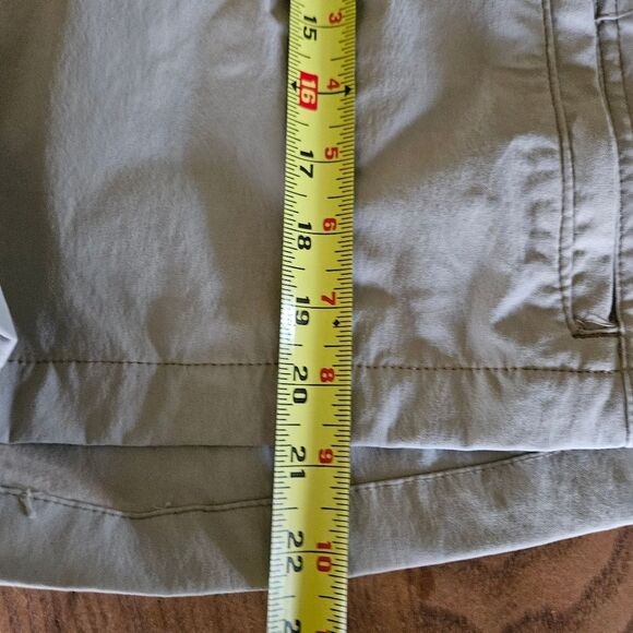 Wrangler Cargo Shorts Men’s W 42 Tan Casual Utility Pockets Outdoor Hiking Work - Picture 5 of 6